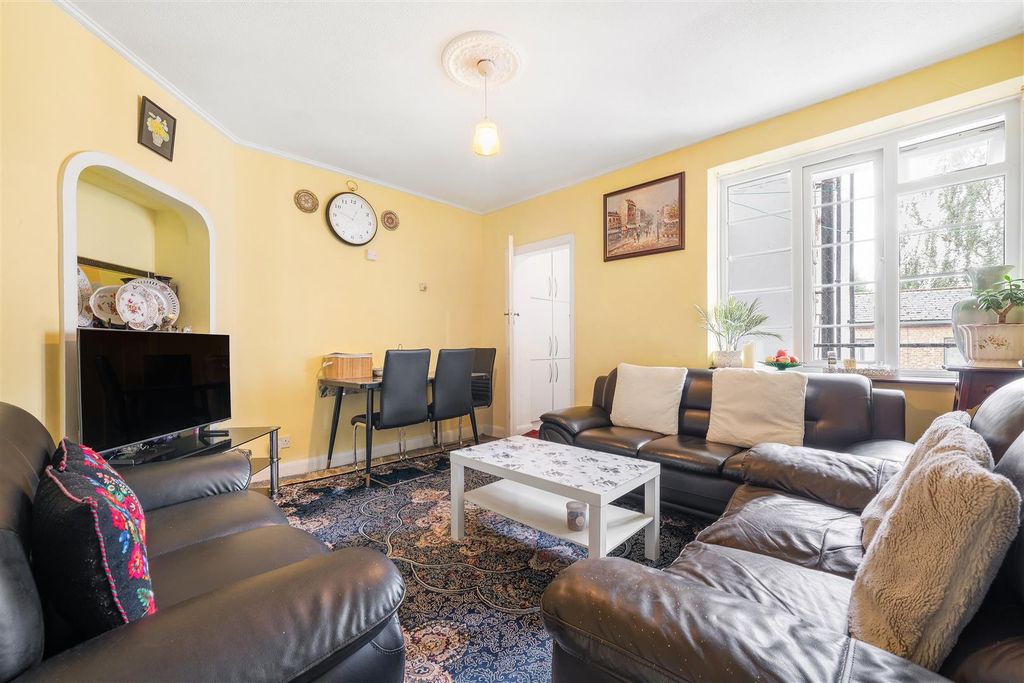 Property photo 2 of 8 Perry Mansions-2.Jpg