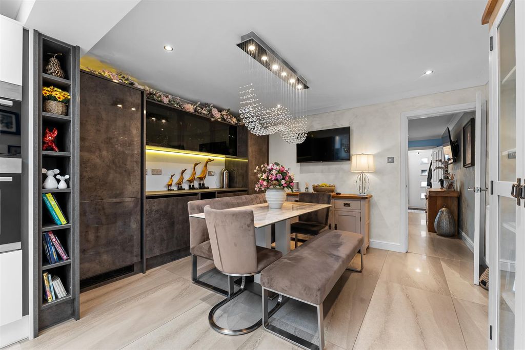 Property photo 3 of 44 Image 3