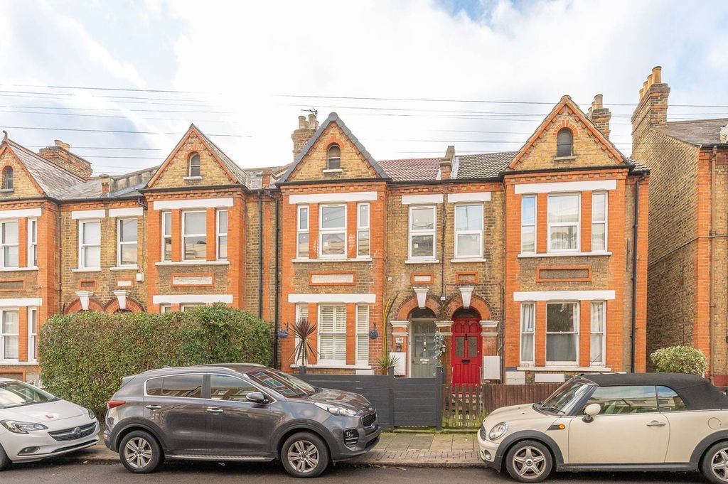 Property photo 2 of 12