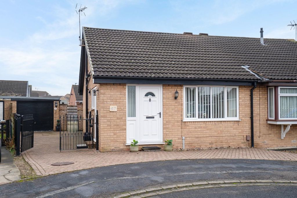 Property photo 1 of 12 External