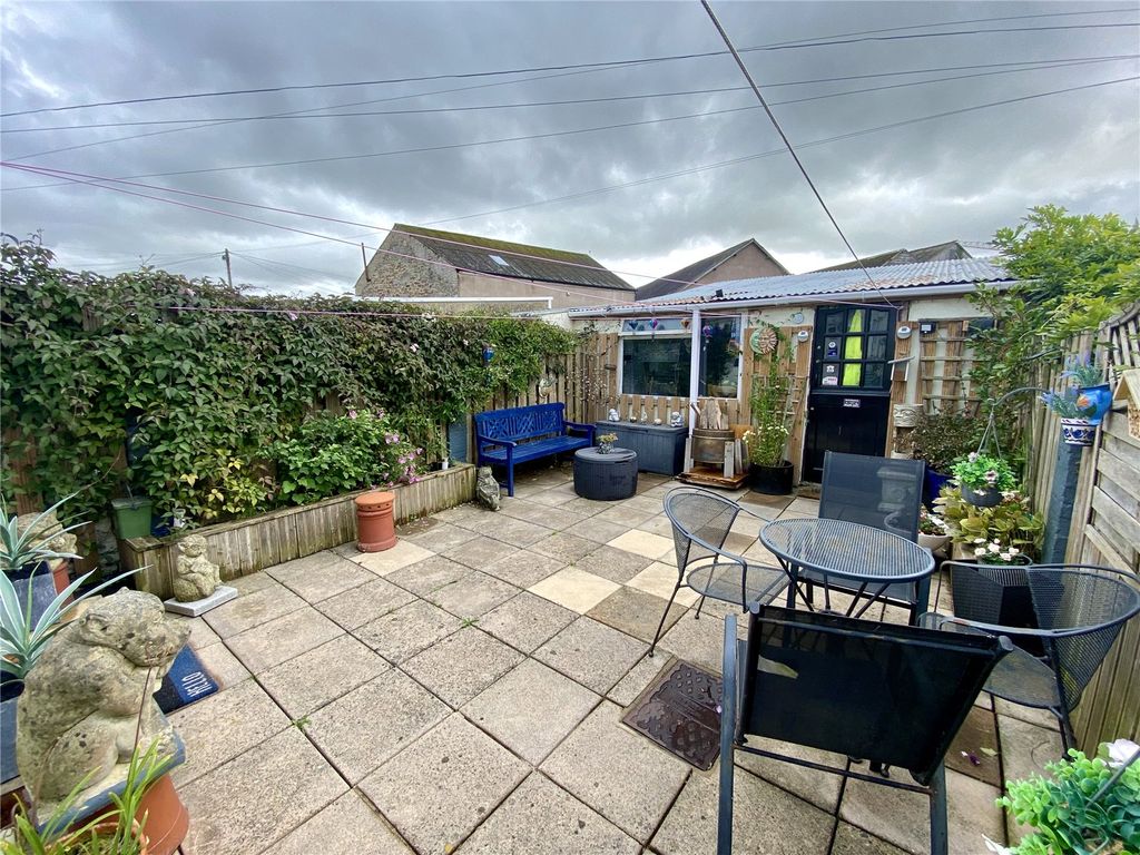 Property photo 3 of 16 Picture No. 17