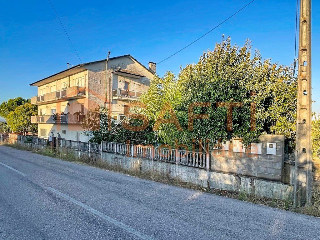 Property photo 2 of 47