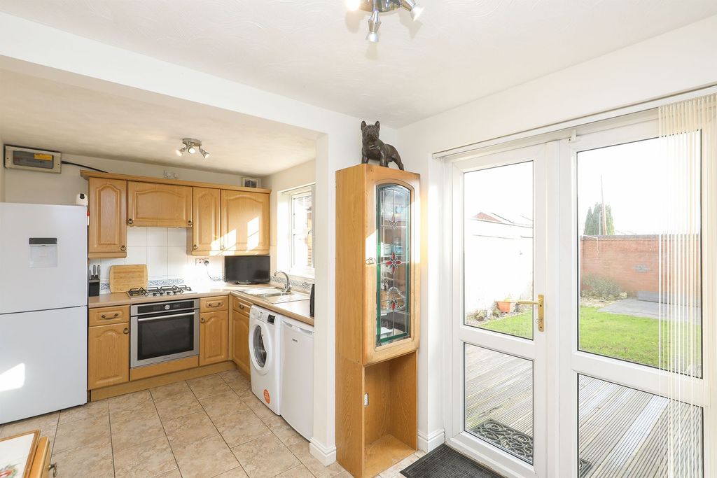 Property photo 3 of 16