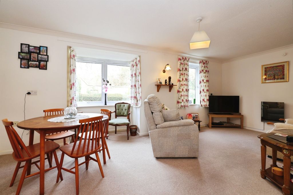 Property photo 3 of 13