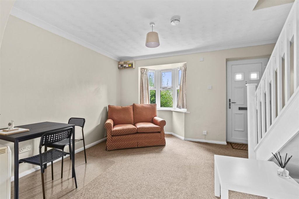 Property photo 3 of 11 17 Lawsone Rise, Hp13 5Ns-5.Jpg