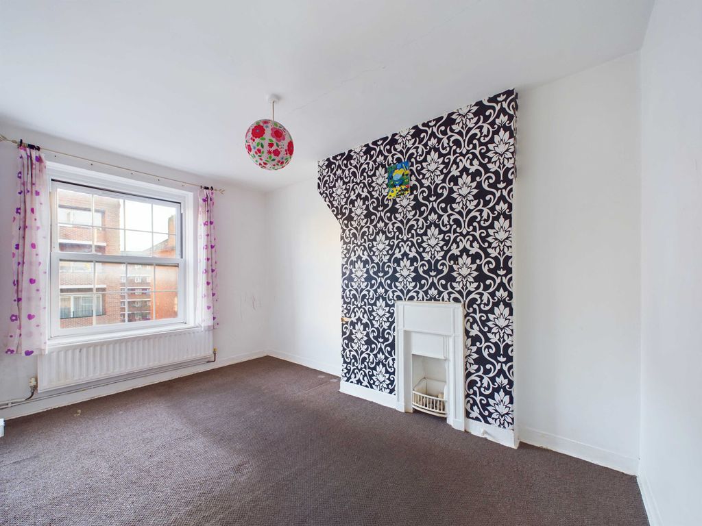 Property photo 3 of 7 Cam03741G0-Pr0053-Still001
