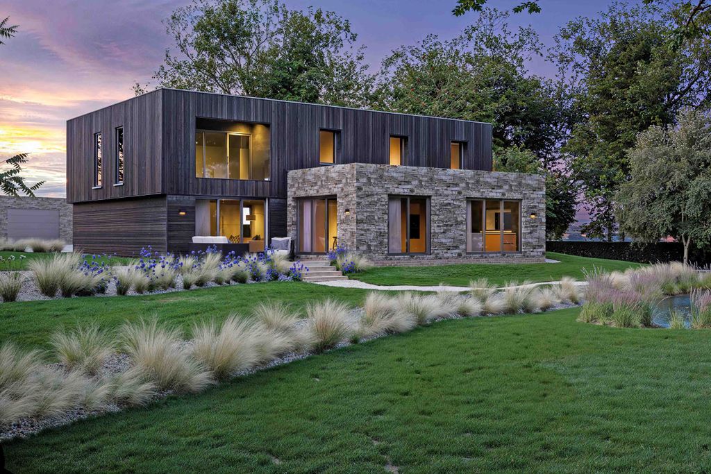 Property photo 1 of 10 Photo 1