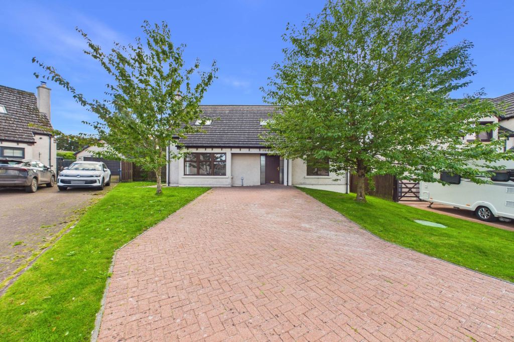 Property photo 1 of 33