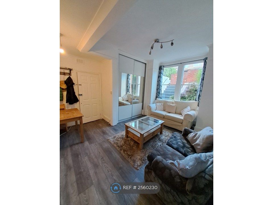 Property photo 1 of 14 Living Room