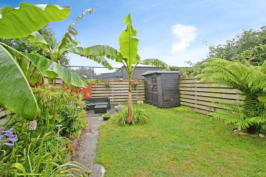 Property photo 3 of 17 Rear Gardens