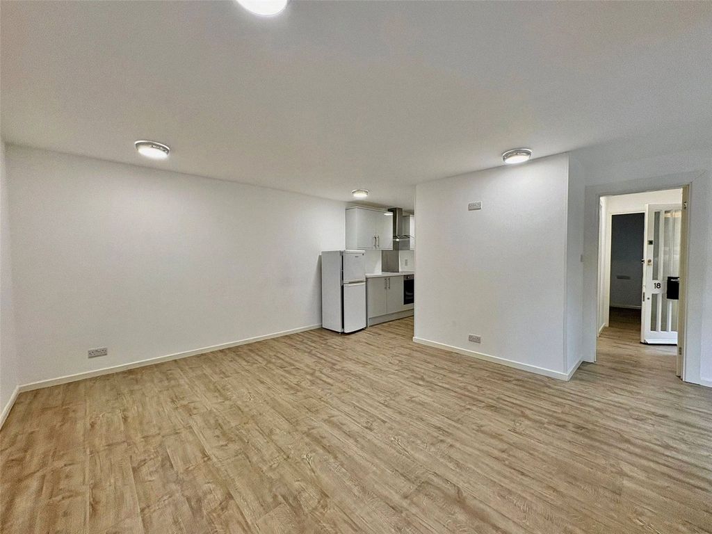 Property photo 2 of 11 Picture No. 11