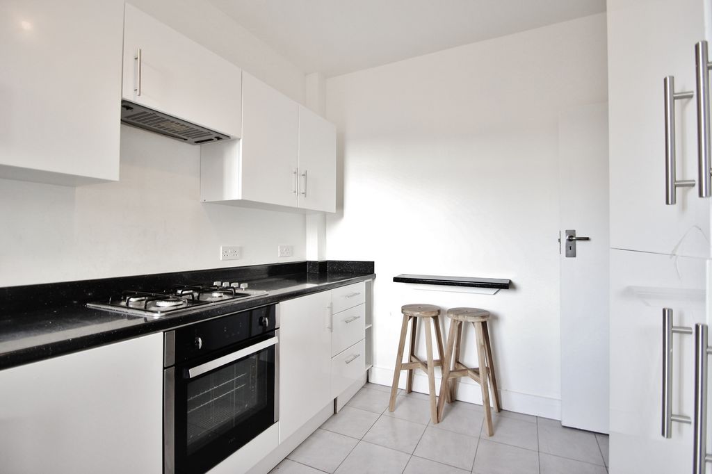 Property photo 3 of 14 Photo 9