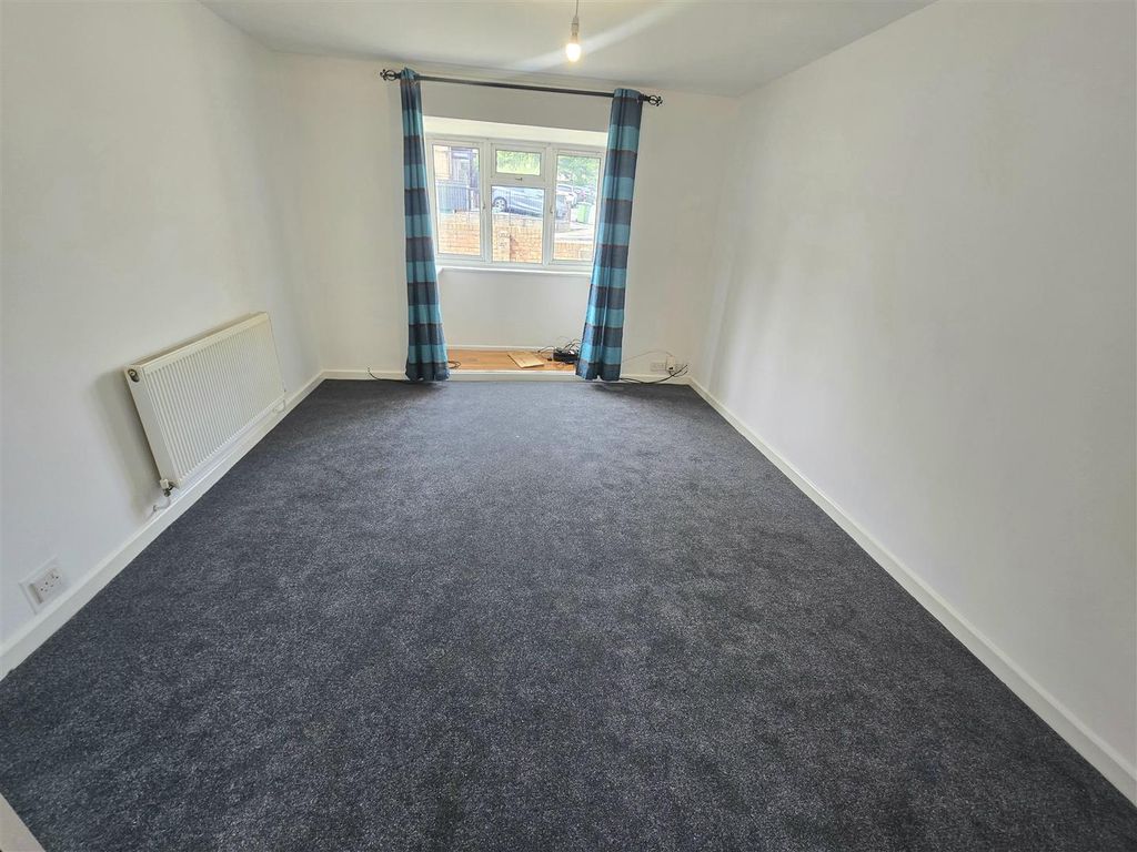 Property photo 2 of 9 Lounge Area