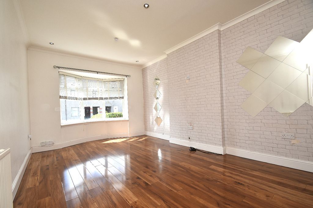 Property photo 3 of 19 5131044