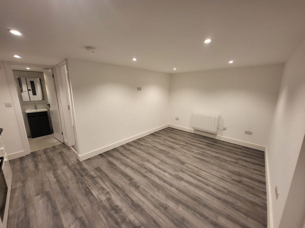 Property photo 2 of 5 Living Room
