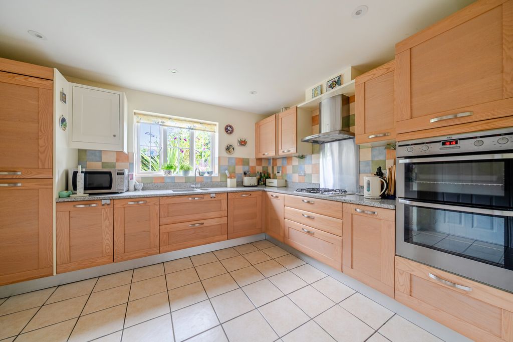 Property photo 3 of 17