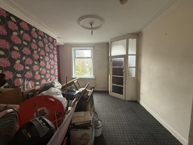 Property photo 2 of 7 Bedroom One
