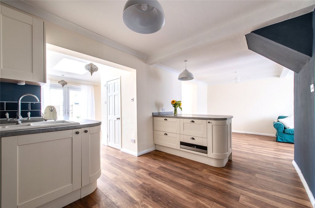 Property photo 2 of 34 Kitchen