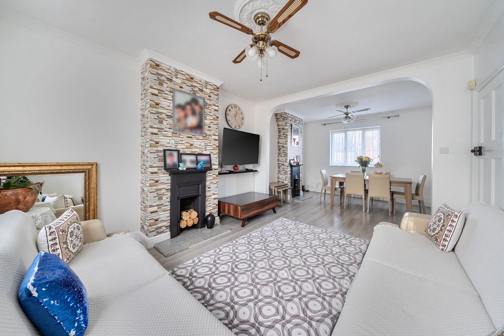 Property photo 1 of 19 Picture No. 11