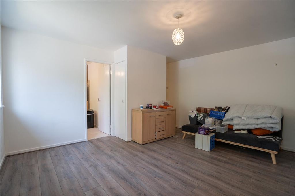 Property photo 2 of 7 Open Plan Studio