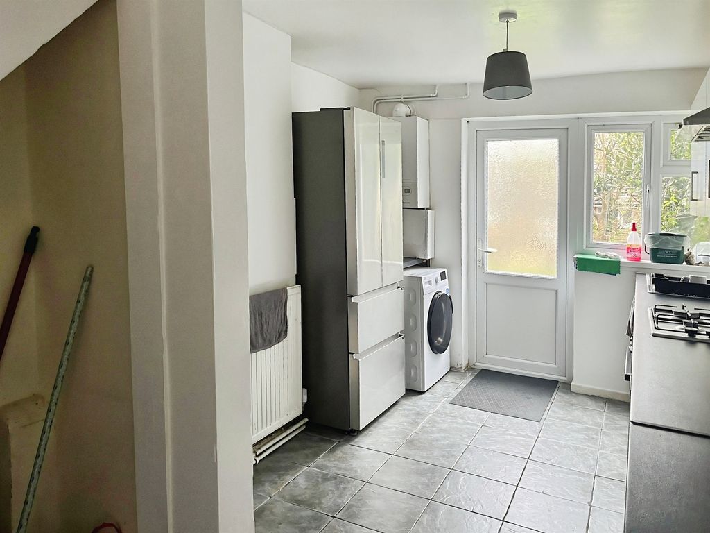 Property photo 2 of 8