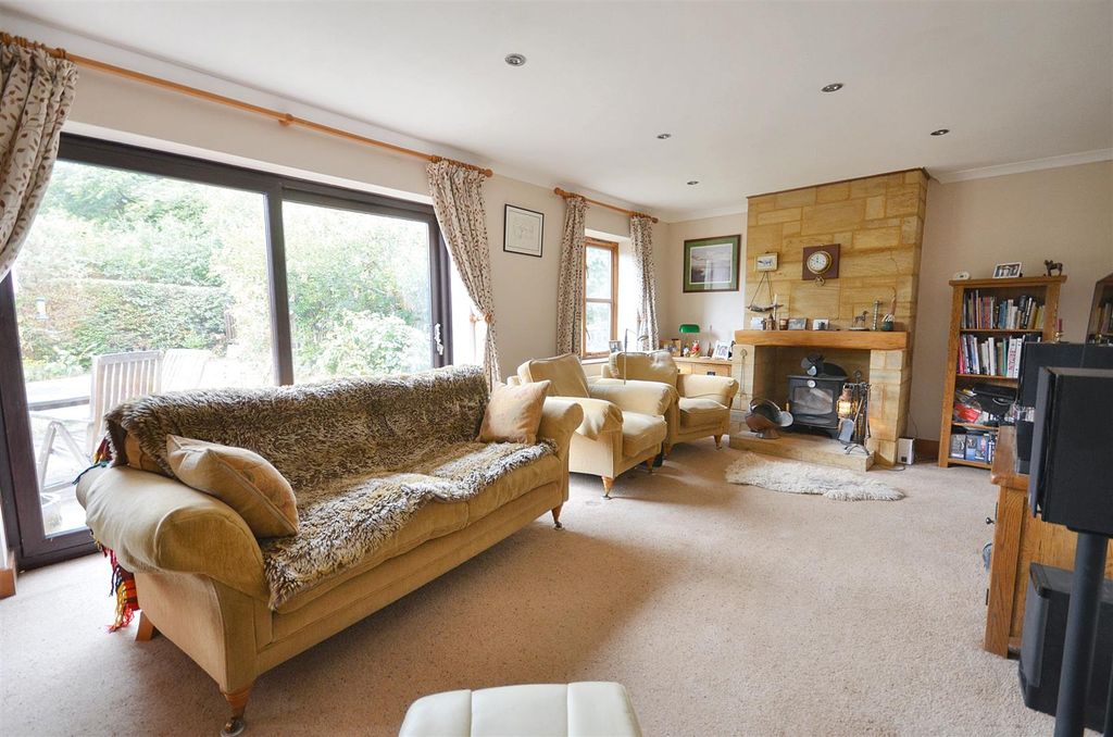 Property photo 3 of 12 Sitting Room