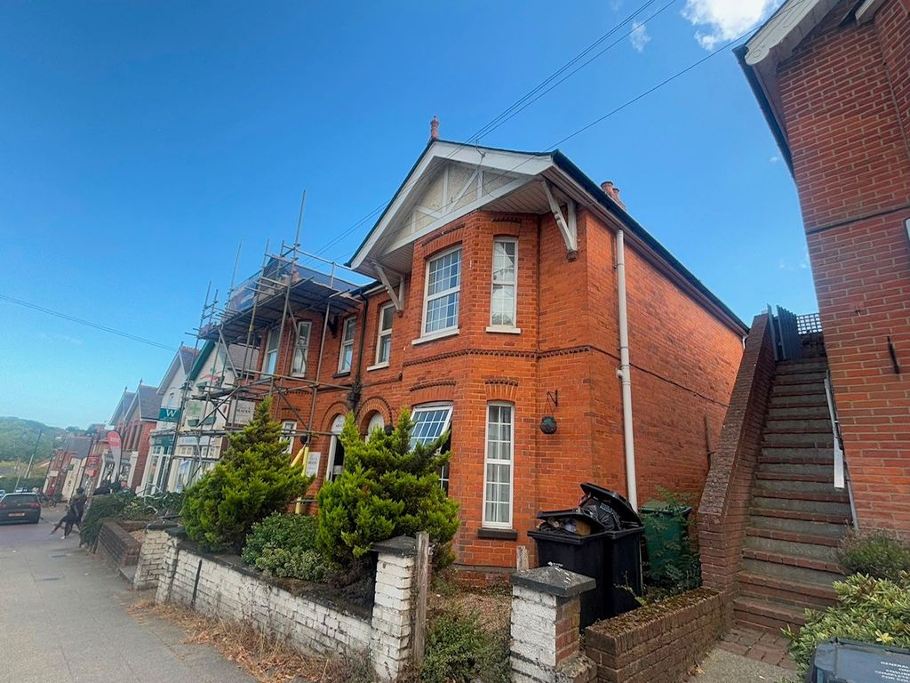 Property photo 1 of 3