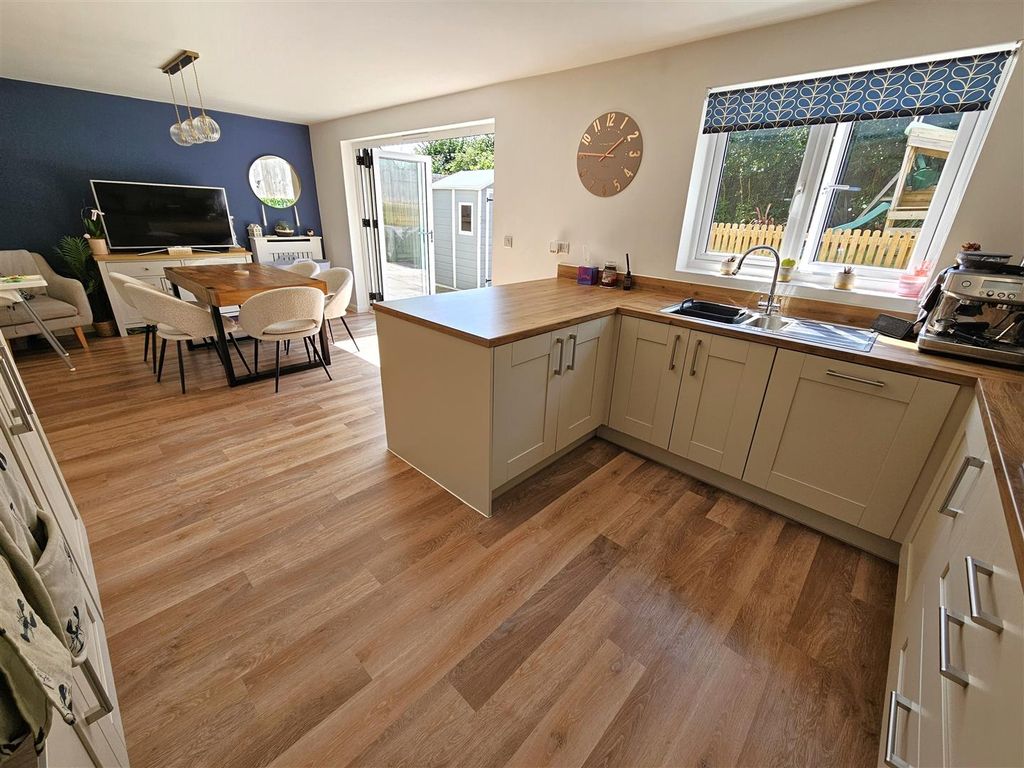 Property photo 3 of 21 Kitchen-Diner (2).Jpg