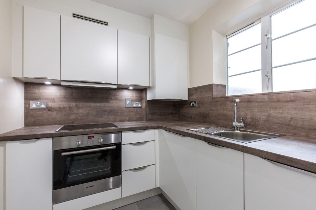 Property photo 1 of 12 Kitchen (Example)