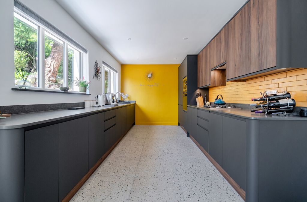 Property photo 3 of 24 1447632-15-69Ea58...