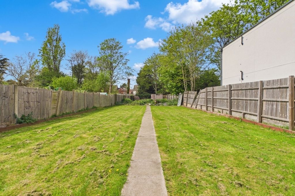 Property photo 3 of 33