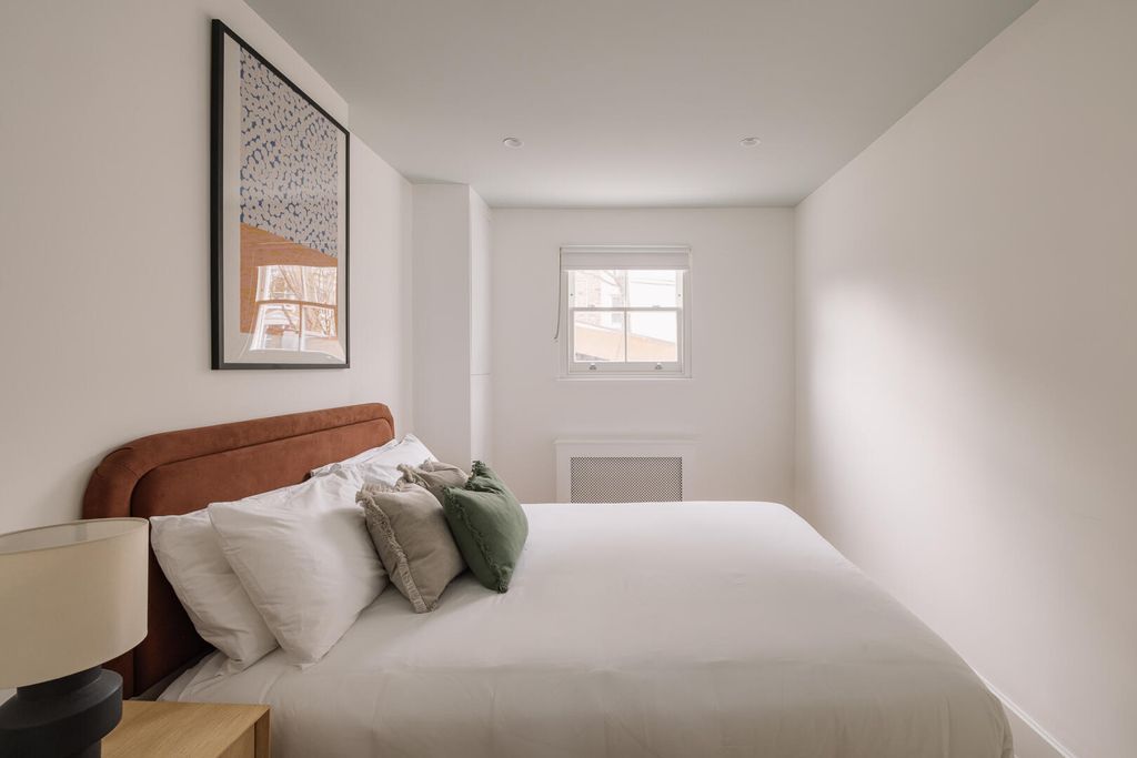 Property photo 2 of 13 31 Warwick Road - .Jpg