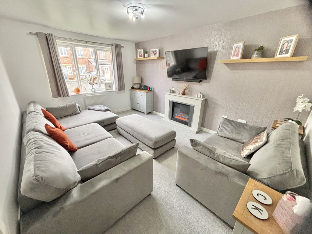 Property photo 2 of 20