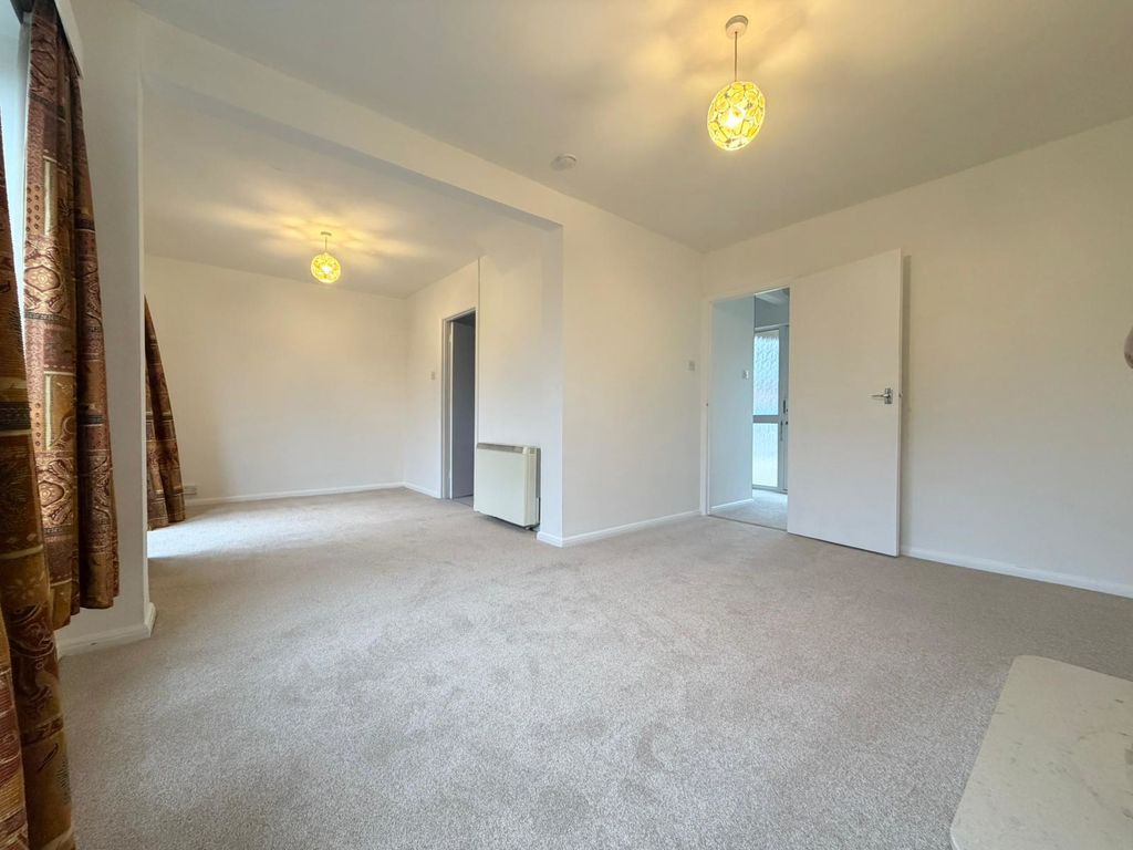 Property photo 3 of 12 Photo 10