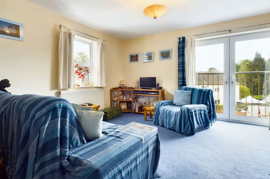 Property photo 3 of 19 S