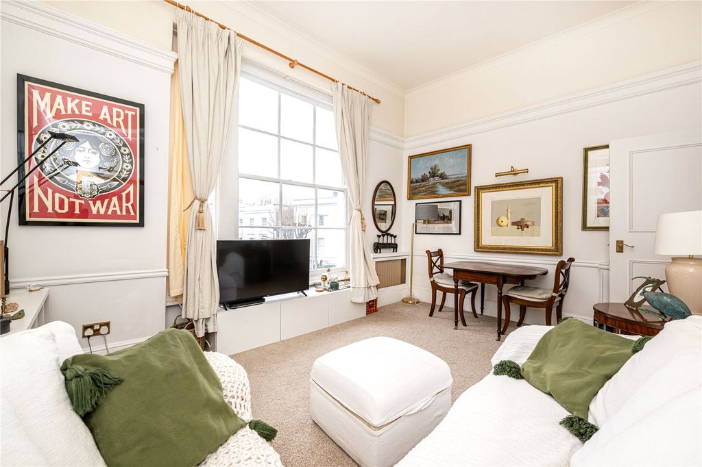 Property photo 2 of 11 Reception