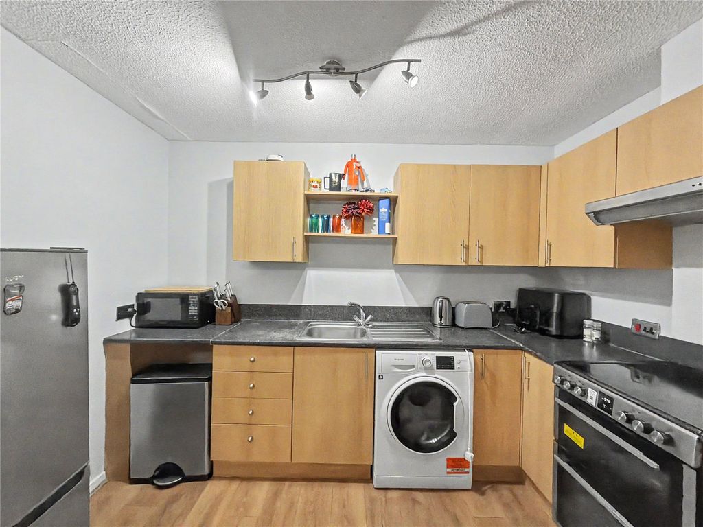 Property photo 3 of 14 Kitchen