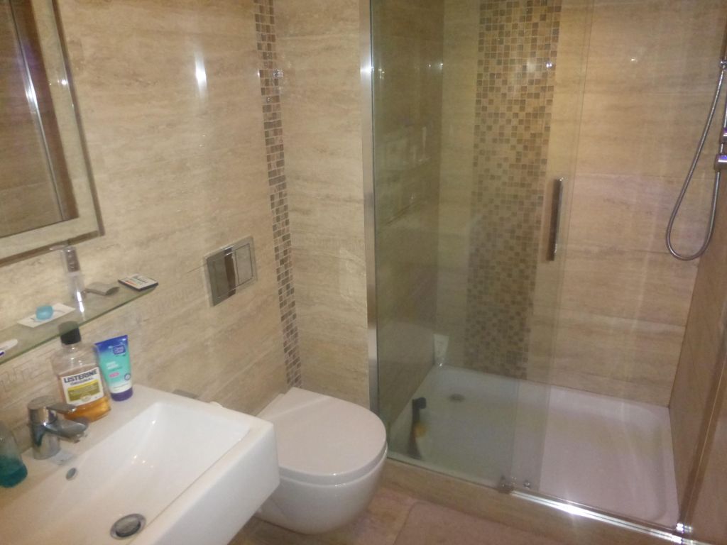 Property photo 3 of 6 En-Suite Bathroom