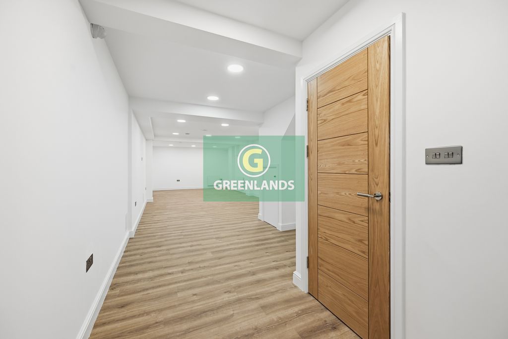 Property photo 3 of 16 Photo 1