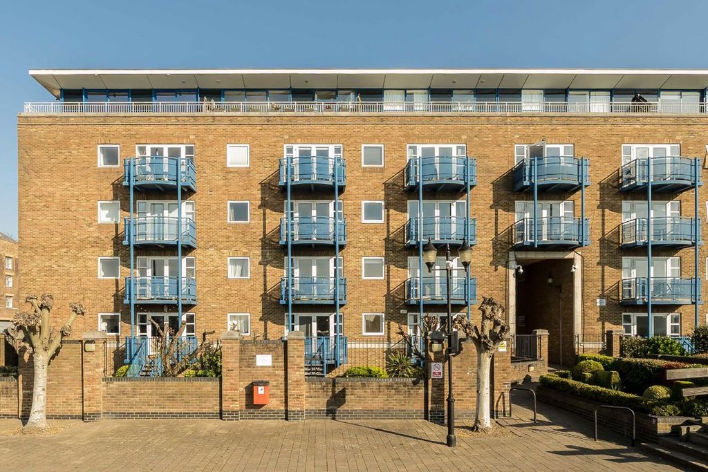 Property photo 1 of 9