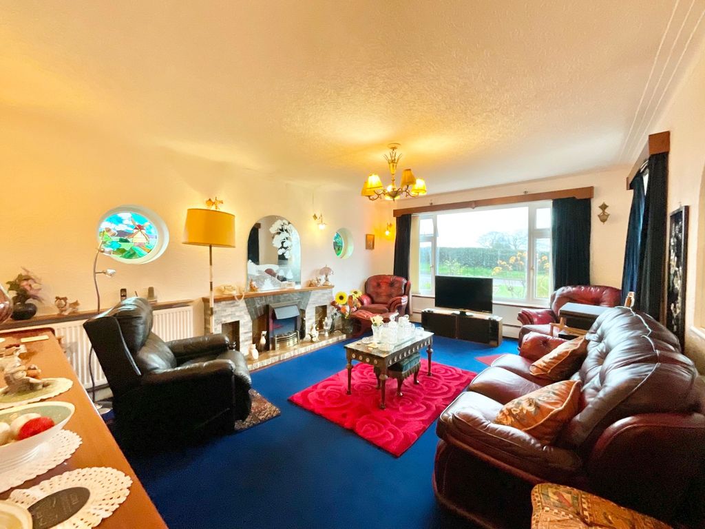 Property photo 2 of 27