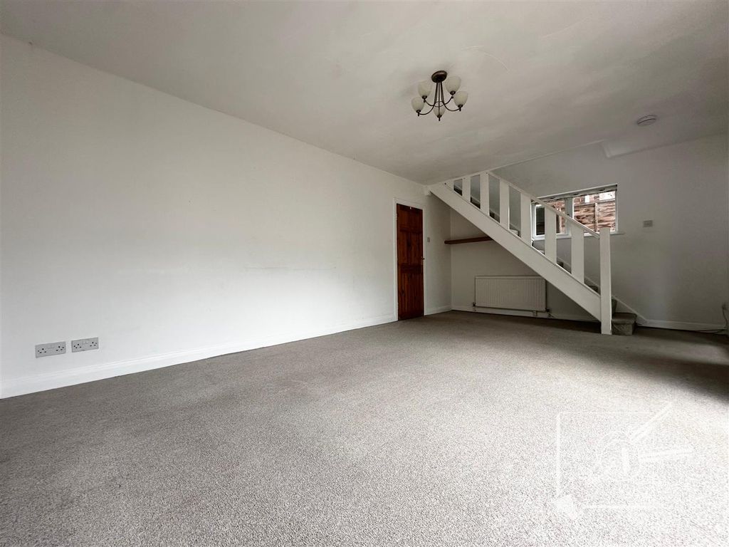 Property photo 3 of 16 Living Room