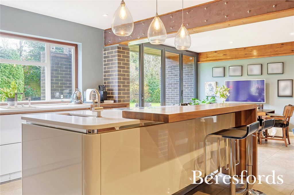 Property photo 3 of 32 Picture No. 46