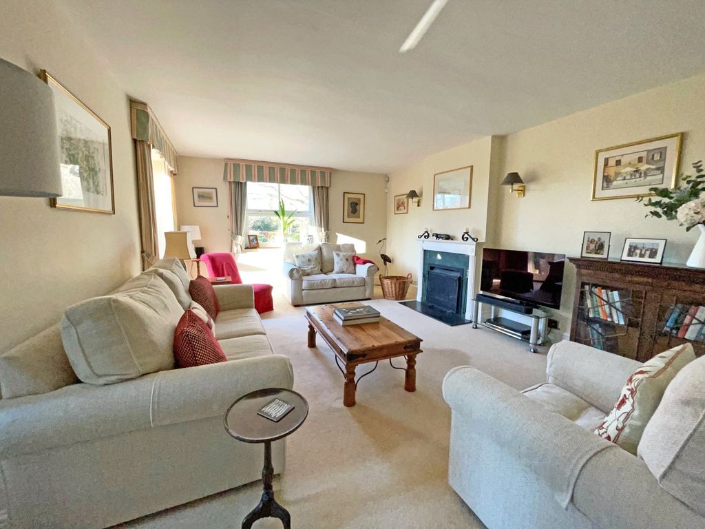 Property photo 3 of 19 Picture 3