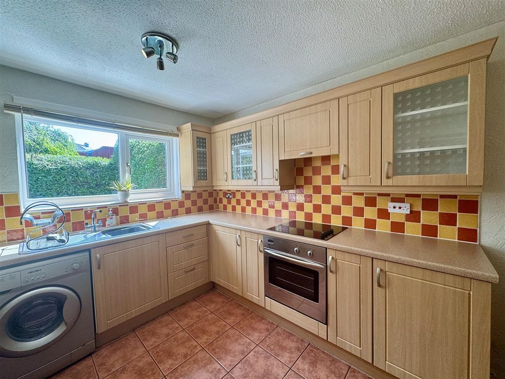 Property photo 2 of 18 Kitchen/Diner