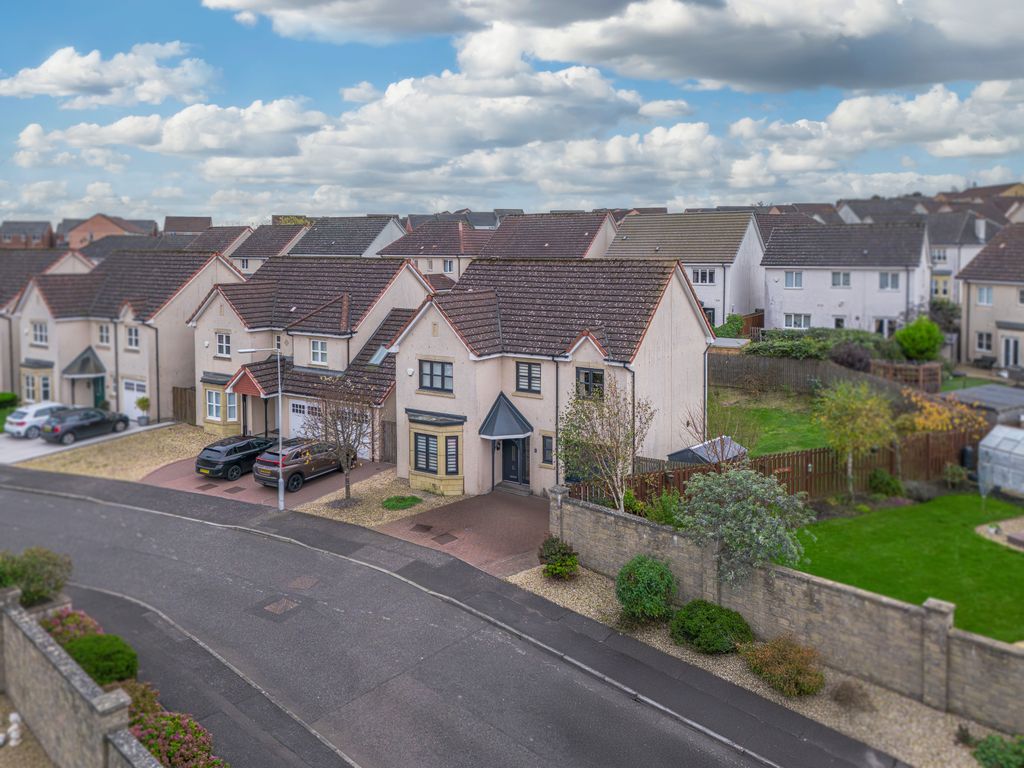 Property photo 2 of 44