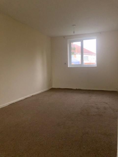 Property photo 2 of 9 Bedroom