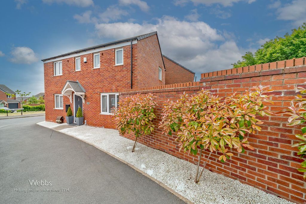 Property photo 1 of 28 Â© Webbs Estate Agents Â© (34 Of 55).Jpg