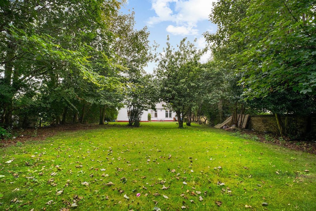 Property photo 2 of 24