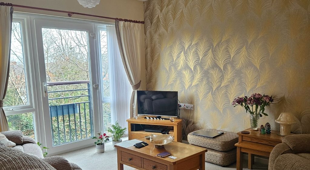 Property photo 1 of 11 Lounge